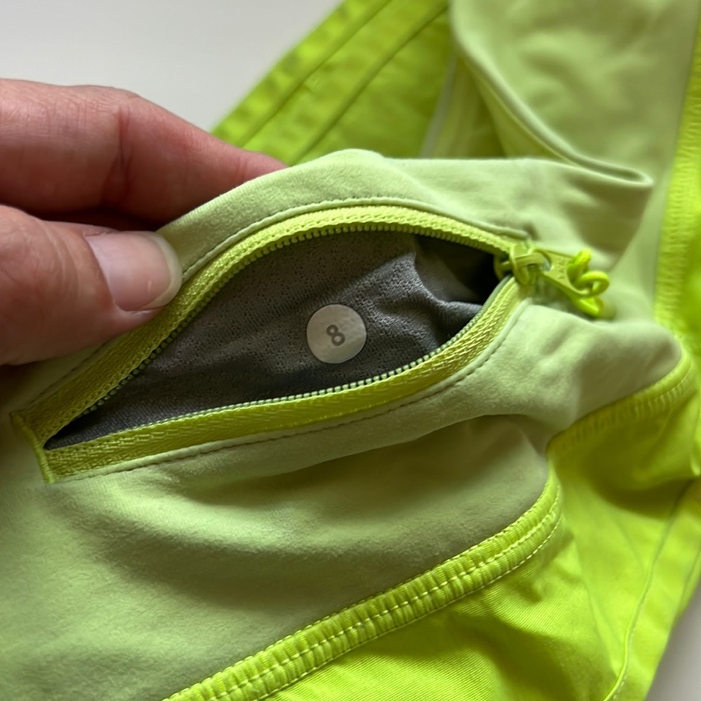 Lululemon Speed Up Short 2.5" - Rare Lime Green - Size 8 - Picture 2 of 5